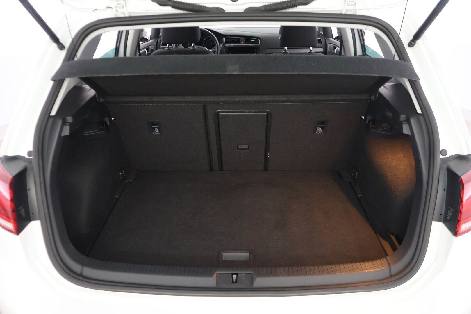 VOLKSWAGEN GOLF 2020 e-Golf 100 kW (136 hv) aut - *2x Renkaat & Vanteet / Kattavasti huollettu*