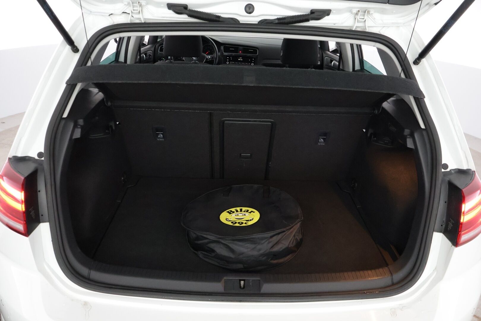 VOLKSWAGEN E-GOLF 2020 e-Golf 100 kW (136 hv) aut *Lämpöpumppu / Adapt. vakkari / Navi / LED / Apple&Android **