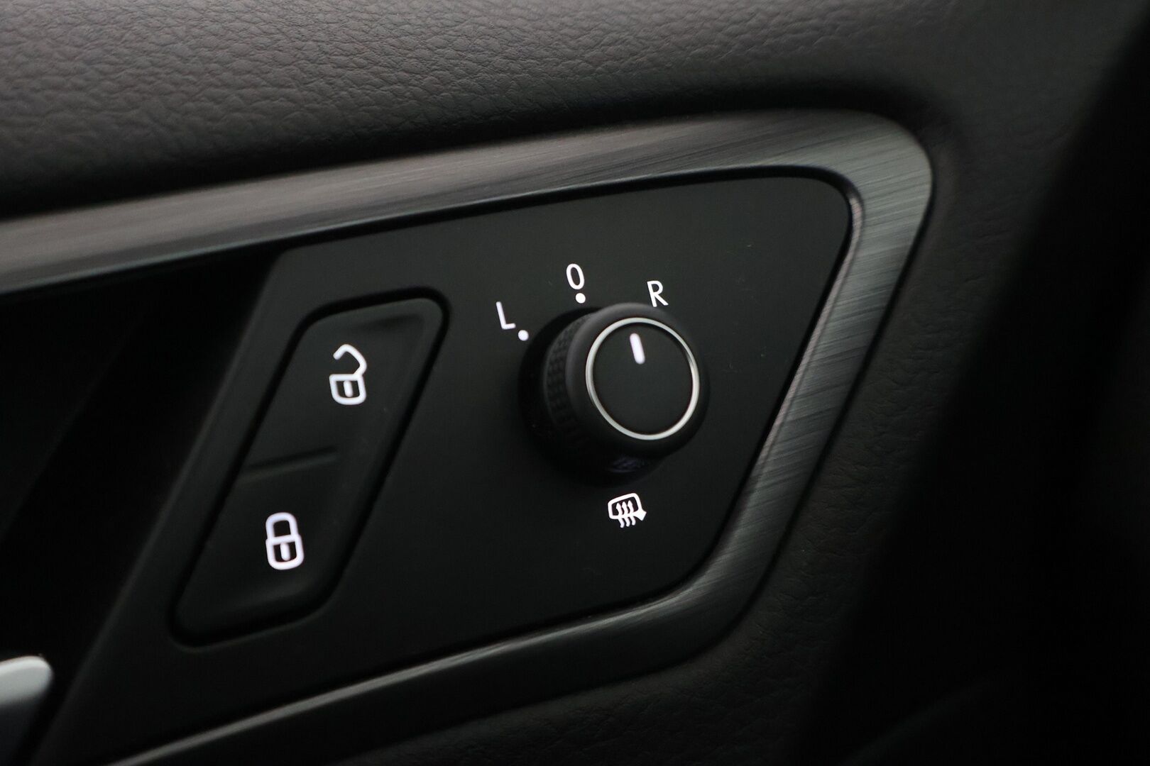 VOLKSWAGEN GOLF 2020 e-Golf 100 kW (136 hv) aut - *2x Renkaat & Vanteet / Kattavasti huollettu*