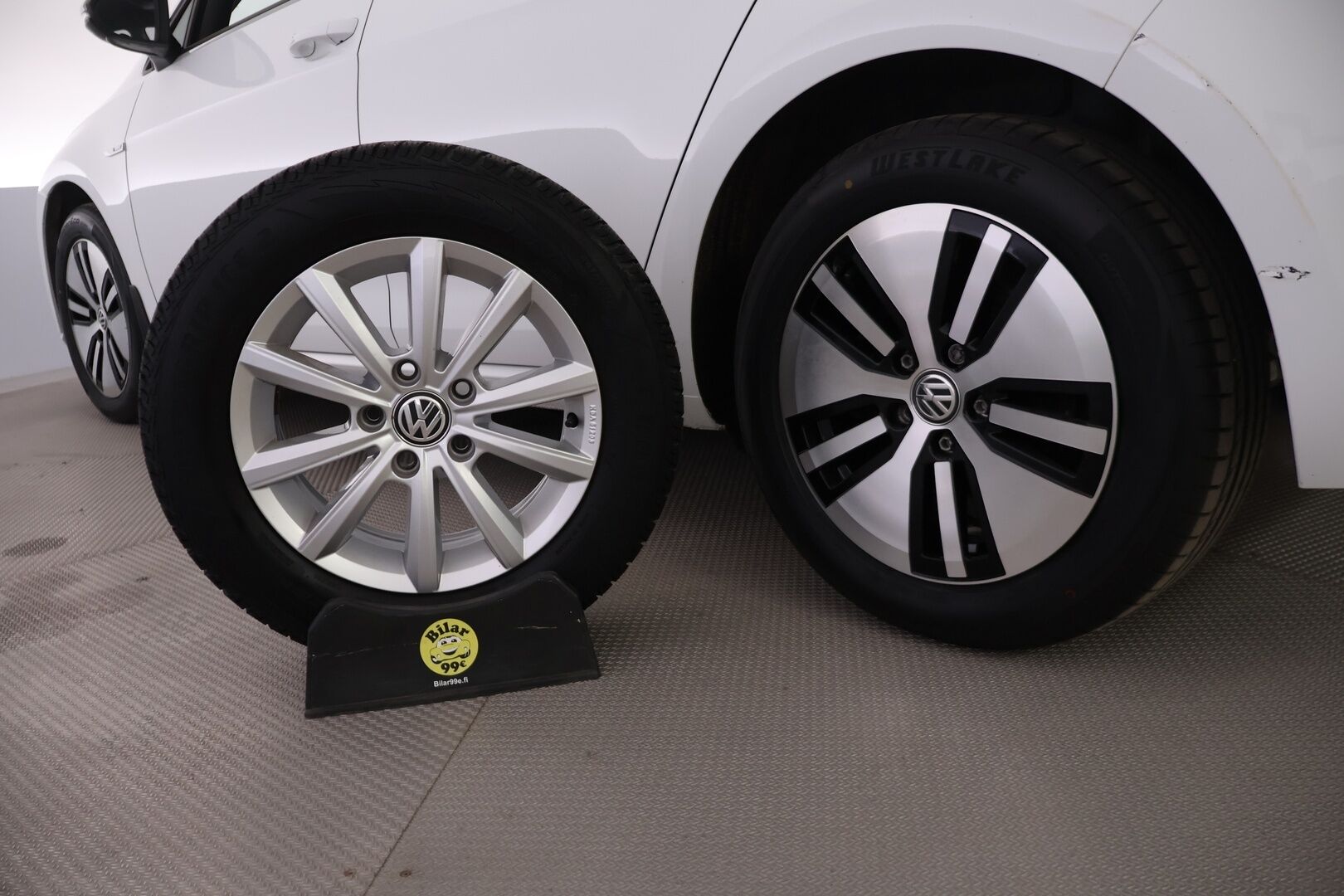 VOLKSWAGEN GOLF 2020 e-Golf 100 kW (136 hv) aut - *2x Renkaat & Vanteet / Kattavasti huollettu*