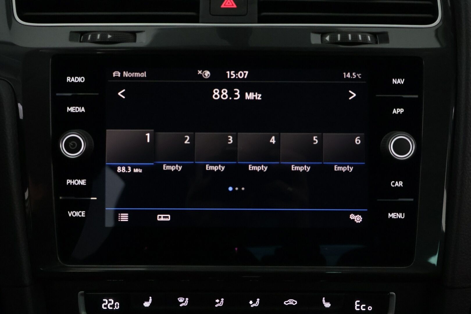 VOLKSWAGEN E-GOLF 2020 e-Golf 100 kW (136 hv) aut *Lämpöpumppu / Adapt. vakkari / Navi / LED / Apple&Android **
