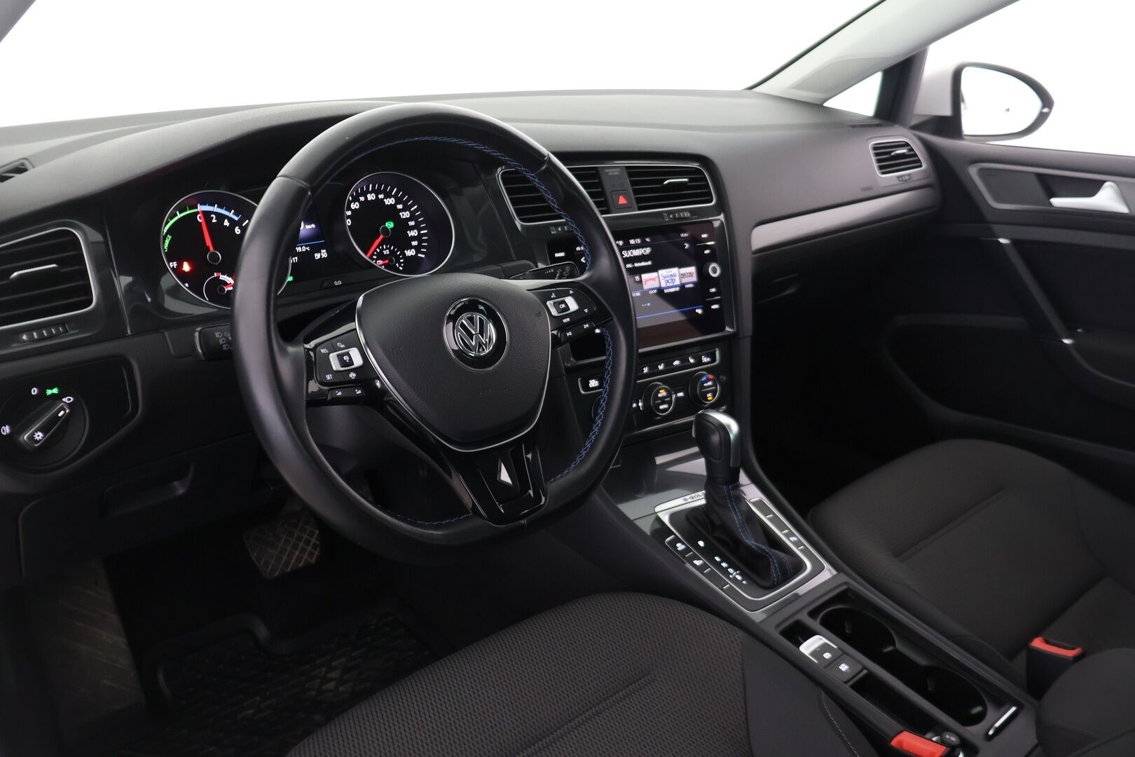VOLKSWAGEN GOLF 2020 e-Golf 100 kW (136 hv) aut - *2x Renkaat & Vanteet / Kattavasti huollettu*