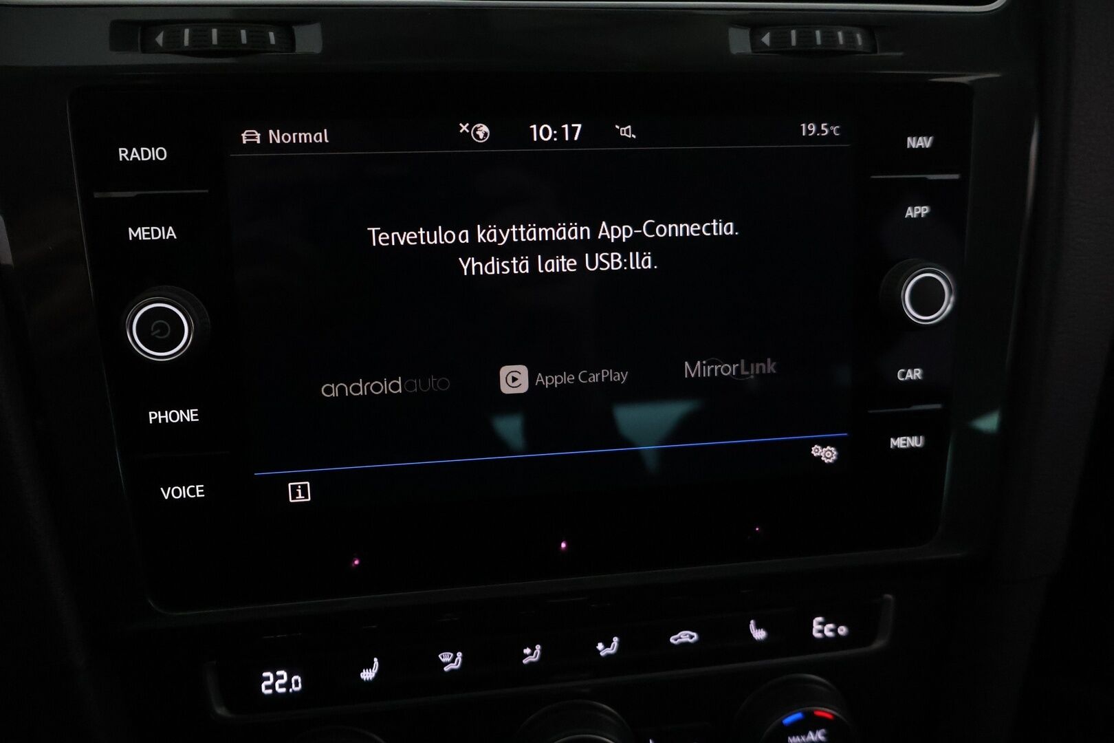 VOLKSWAGEN GOLF 2020 e-Golf 100 kW (136 hv) aut - *2x Renkaat & Vanteet / Kattavasti huollettu*