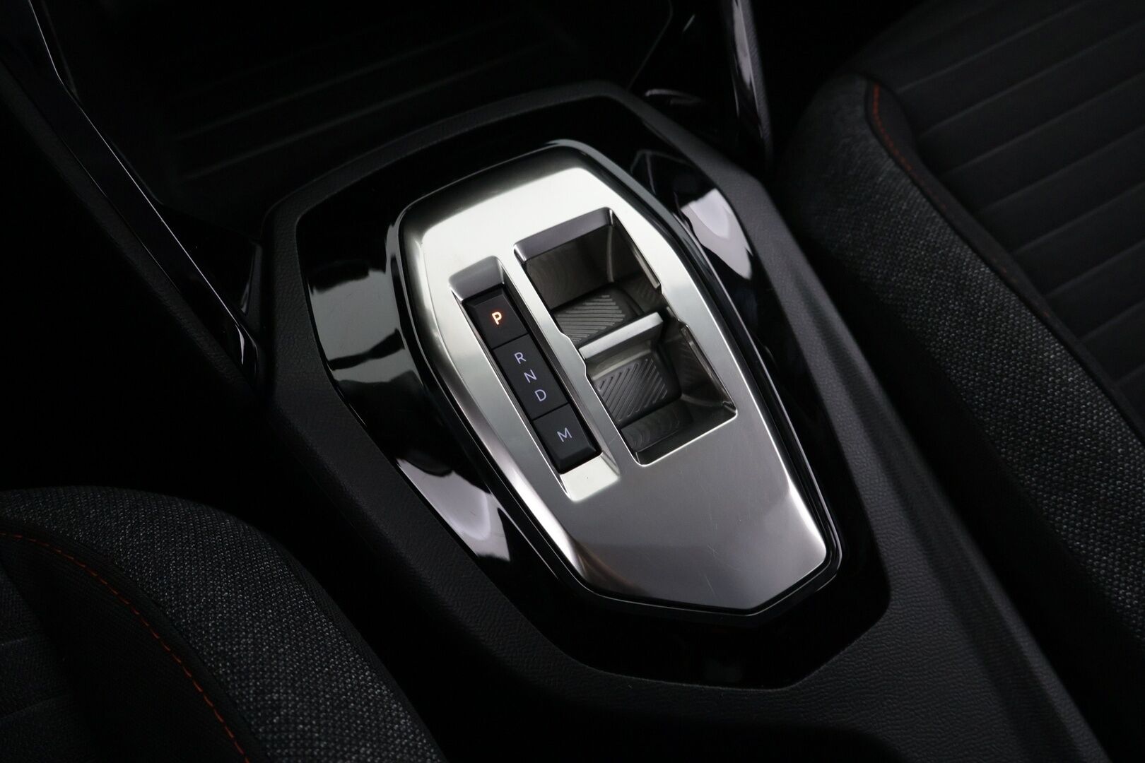 Peugeot 208 2023 Style PureTech 100 EAT8-automaatti - | Monitoimi ratti vaihteenvalitsimilla | Vakkari | Huippu hieno keltainen väri | Tutkat 