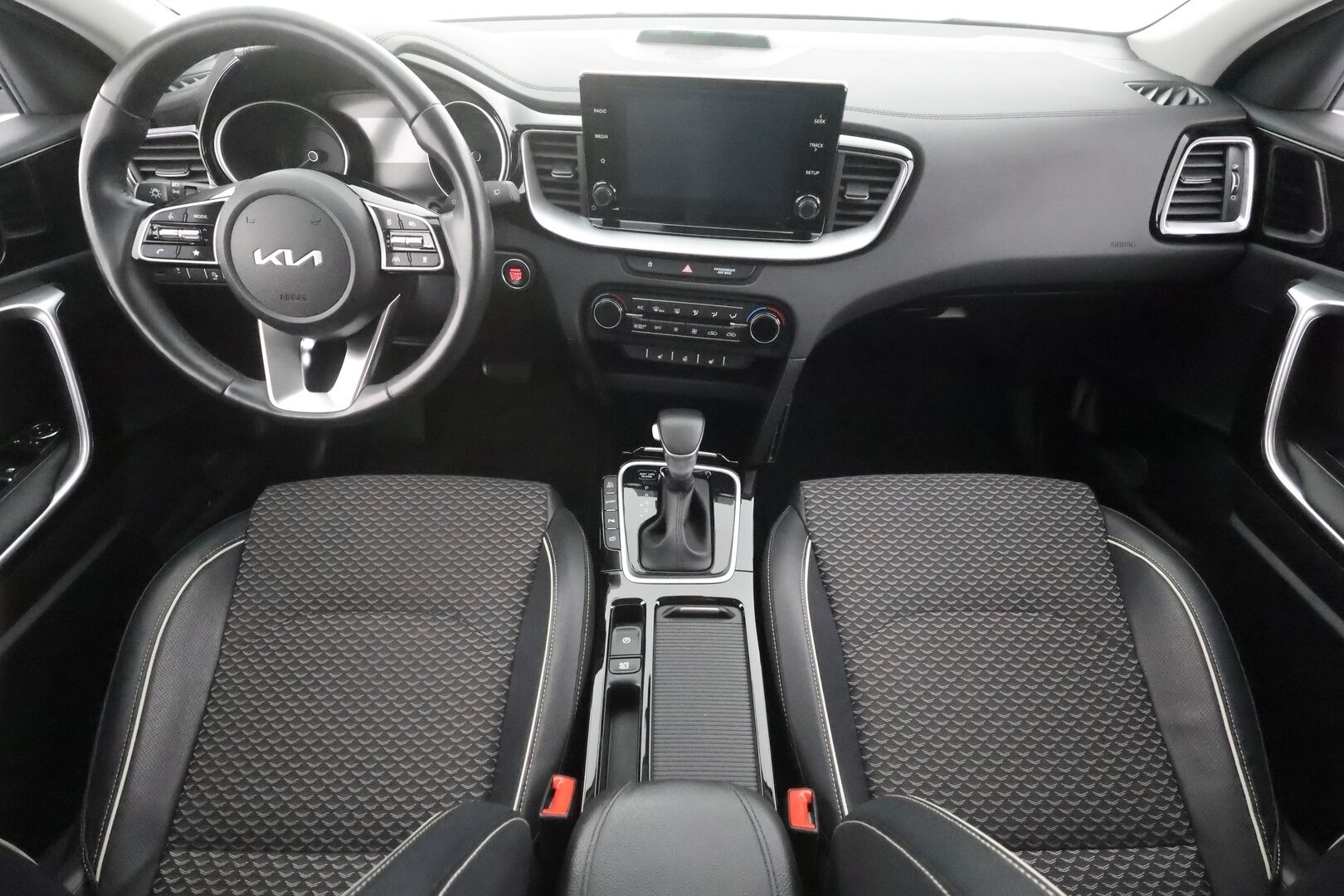 Kia XCeed 2023 1,6 GDI Plug-In Hybrid EX DCT - | ACC | Koukku | Lohko+Sisä | Kaistavahti | P.Kamera | Puolinahat | Ratinlämmitin | LED | Keyless | Apple&Android | Suomi-auto | Kahdet renkaat aluvanteilla |