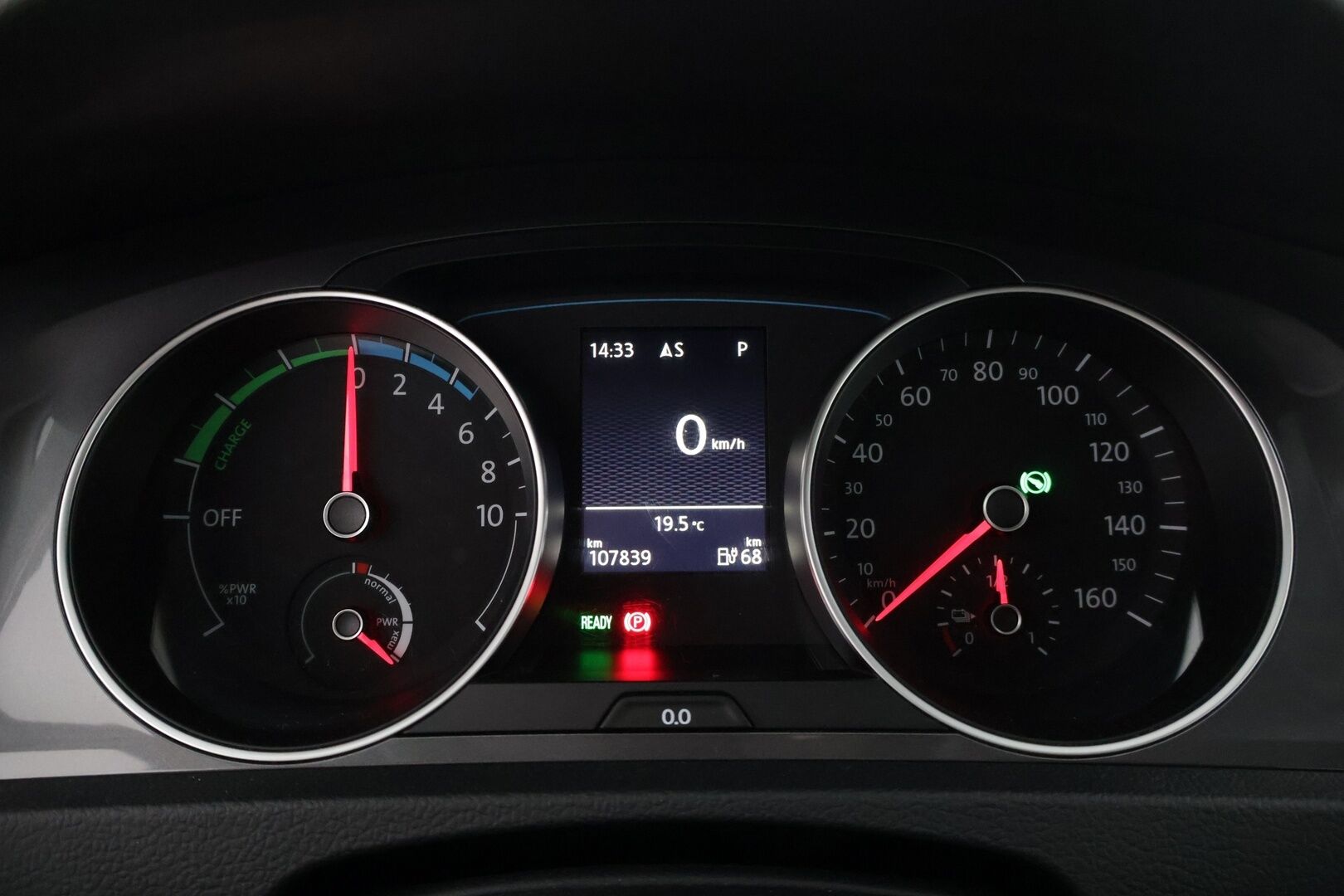 Volkswagen Golf 2015 GOLF Farmari (AC) 4ov A * / Adapt.vakkari / Tutkat / Navi / Todella hyvä yksilö! / * - Juuri katsastettu ja hyvällä pidolla pysynyt yksilö!! Kahdet hyvät merkkirenkaat! Juuri huollettu! Lämmitettävä tuulilasi sekä sivupeilit! 