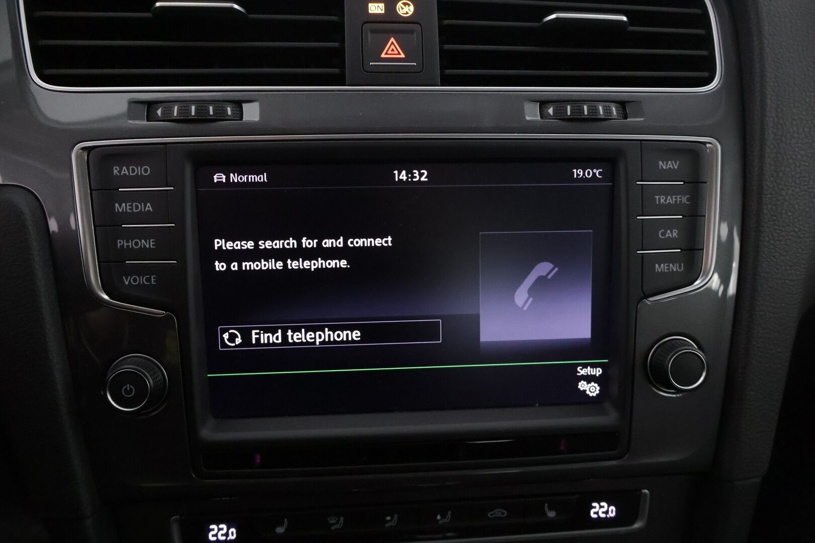 Volkswagen Golf 2015 GOLF Farmari (AC) 4ov A * / Adapt.vakkari / Tutkat / Navi / Todella hyvä yksilö! / * - Juuri katsastettu ja hyvällä pidolla pysynyt yksilö!! Kahdet hyvät merkkirenkaat! Juuri huollettu! Lämmitettävä tuulilasi sekä sivupeilit! 