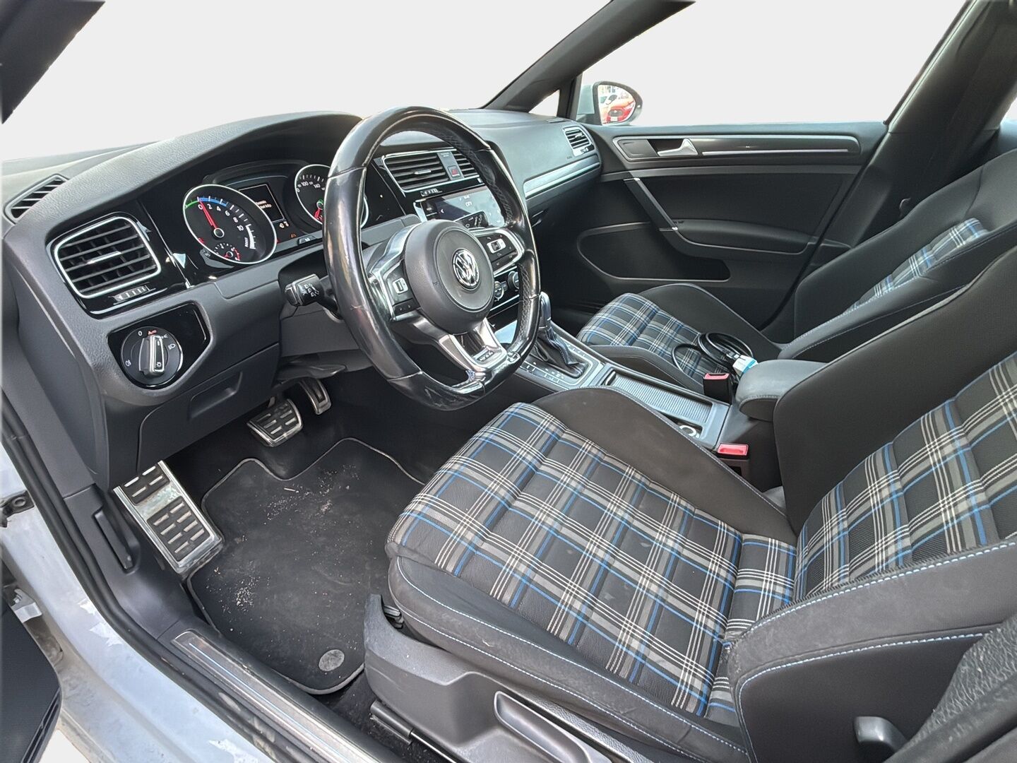 VOLKSWAGEN GOLF 2018 GTE Plug-In Hybrid 150 kW (204 hv) DSG-automaatti *ACC / P.kamera / Bliss / Tutkat / Adapt. Led / Kaistavahti* - SOH 82%! / Facelift malli / 2x Renkaat ja vanteet - HULLUT AVAJAISHULINAT KORKOTARJOUS 3,29 %