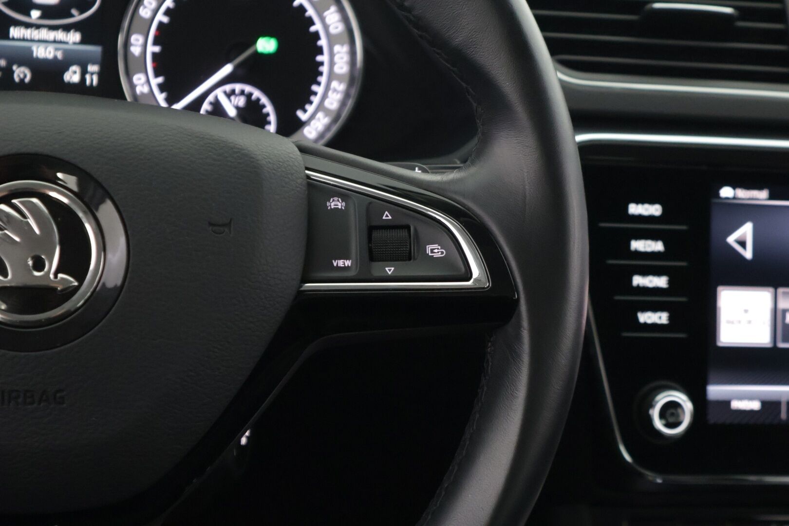 SKODA SUPERB 2020 Combi 1,4 TSI PHEV Ambition iV DSG Autom.**Navi / Tutkat / Led / App Connect!* - *Taloudellinen / Tilava / Mukava*