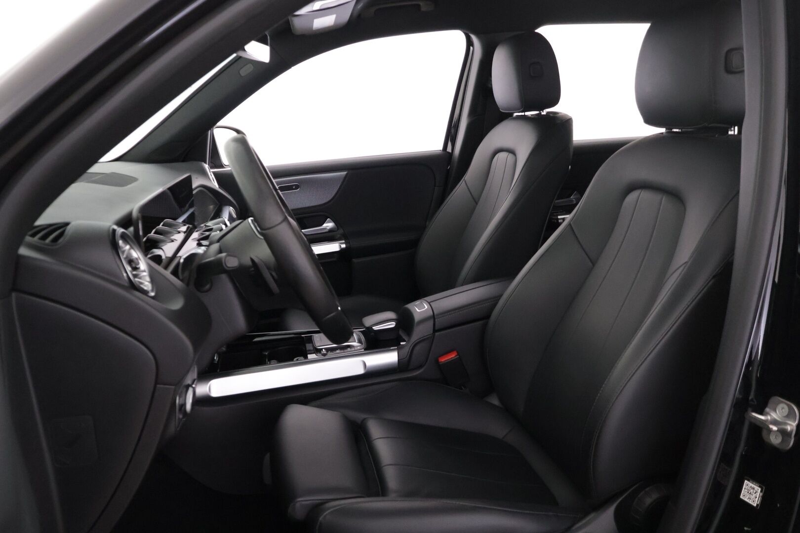 Mercedes-Benz EQB 2023 300 4MATIC Business - | Distronic + | Keyless | P-Kamera | 7-Paikkainen | ALV | Akku kuntotarkastettu