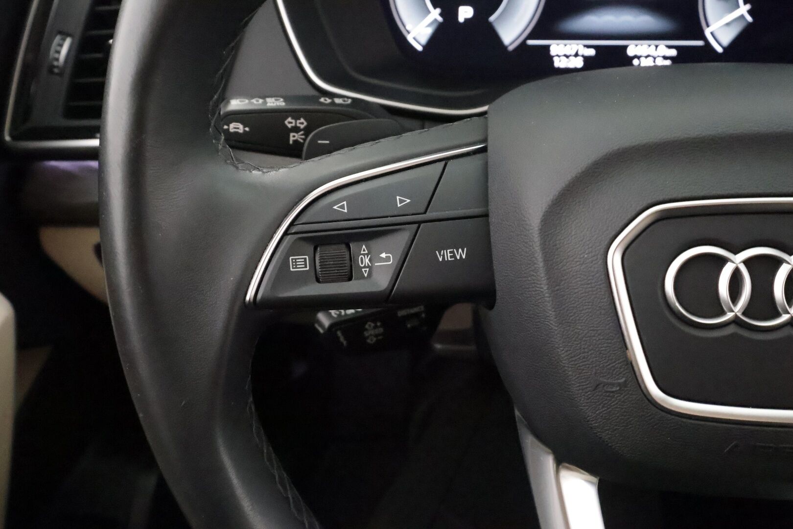 Audi Q5 2023 S line 50 TFSI e 220 kW quattro S tronic - | ACC | Koukku | Muistipenkki | Sporttinahat | Matrix | Ilma-alusta | Ambient light | Active Lane Assist | BSM | P.kamera | 1-om suomiauto | Merkkihuollot |