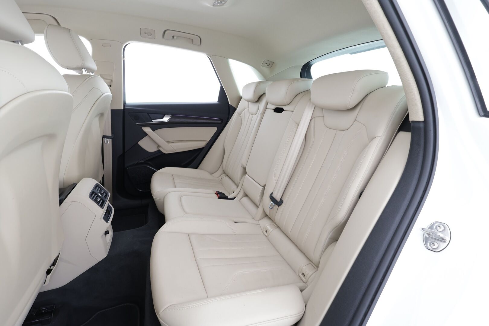 Audi Q5 2023 S line 50 TFSI e 220 kW quattro S tronic - | ACC | Koukku | Muistipenkki | Sporttinahat | Matrix | Ilma-alusta | Ambient light | Active Lane Assist | BSM | P.kamera | 1-om suomiauto | Merkkihuollot |