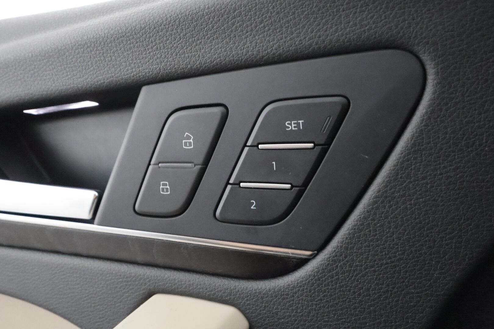Audi Q5 2023 S line 50 TFSI e 220 kW quattro S tronic - | ACC | Koukku | Muistipenkki | Sporttinahat | Matrix | Ilma-alusta | Ambient light | Active Lane Assist | BSM | P.kamera | 1-om suomiauto | Merkkihuollot |