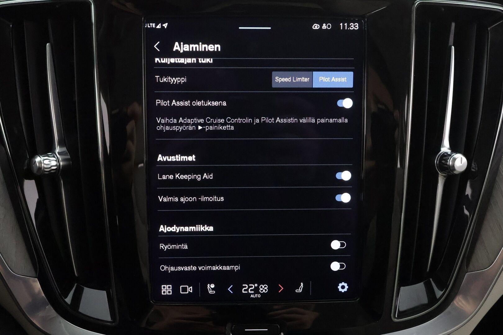Volvo V60 2023 T6 AWD Long Range Core aut * ACC / P.kamera / LED / Navi / Koukku / Vaaleat nahat / Facelift * - 1.Om Suomi-auto / Kahdet renkaat aluvanteilla