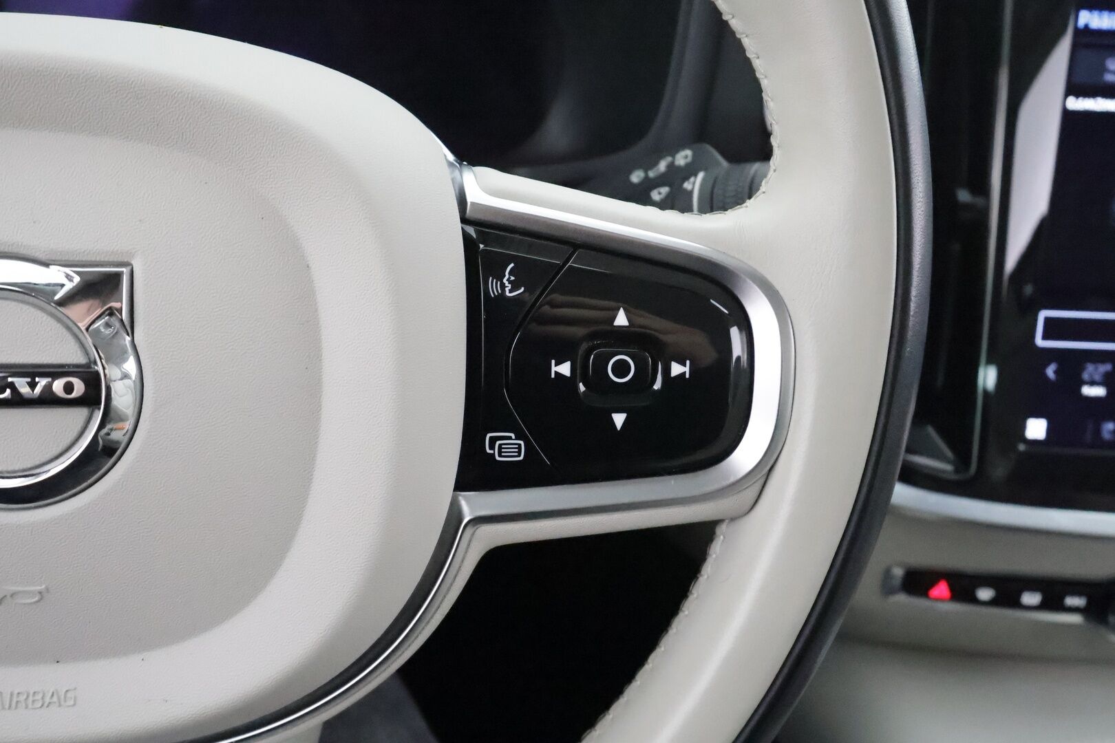 Volvo V60 2023 T6 AWD Long Range Core aut * ACC / P.kamera / LED / Navi / Koukku / Vaaleat nahat / Facelift * - 1.Om Suomi-auto / Kahdet renkaat aluvanteilla