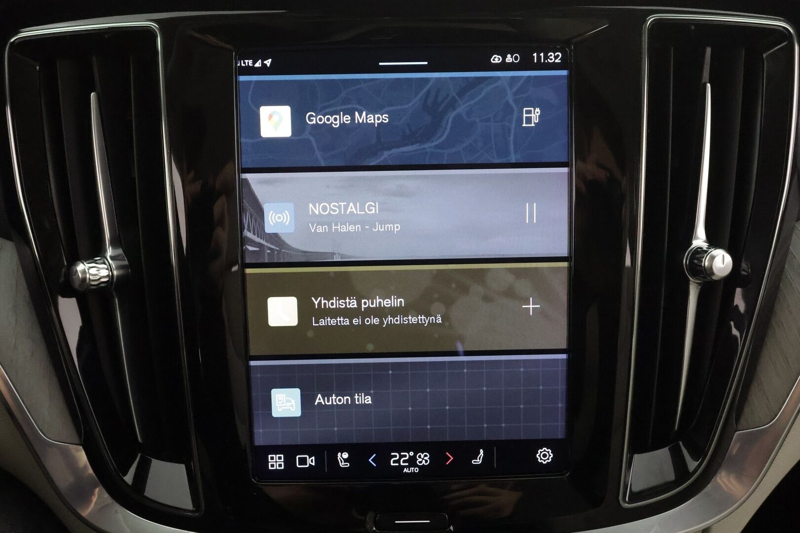 Volvo V60 2023 T6 AWD Long Range Core aut * ACC / P.kamera / LED / Navi / Koukku / Vaaleat nahat / Facelift * - 1.Om Suomi-auto / Kahdet renkaat aluvanteilla