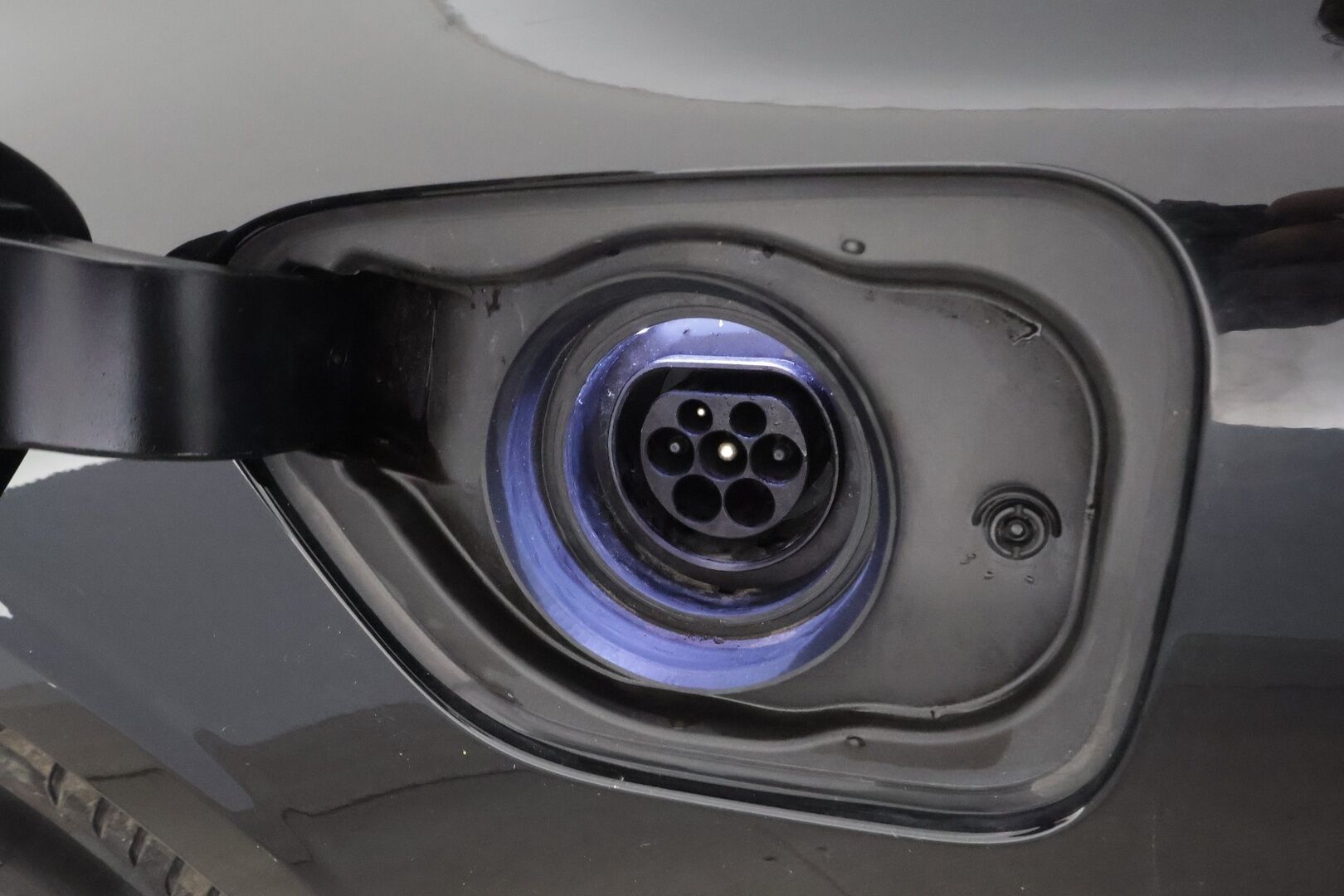 Volvo V60 2023 T6 AWD Long Range Core aut * ACC / P.kamera / LED / Navi / Koukku / Vaaleat nahat / Facelift * - 1.Om Suomi-auto / Kahdet renkaat aluvanteilla