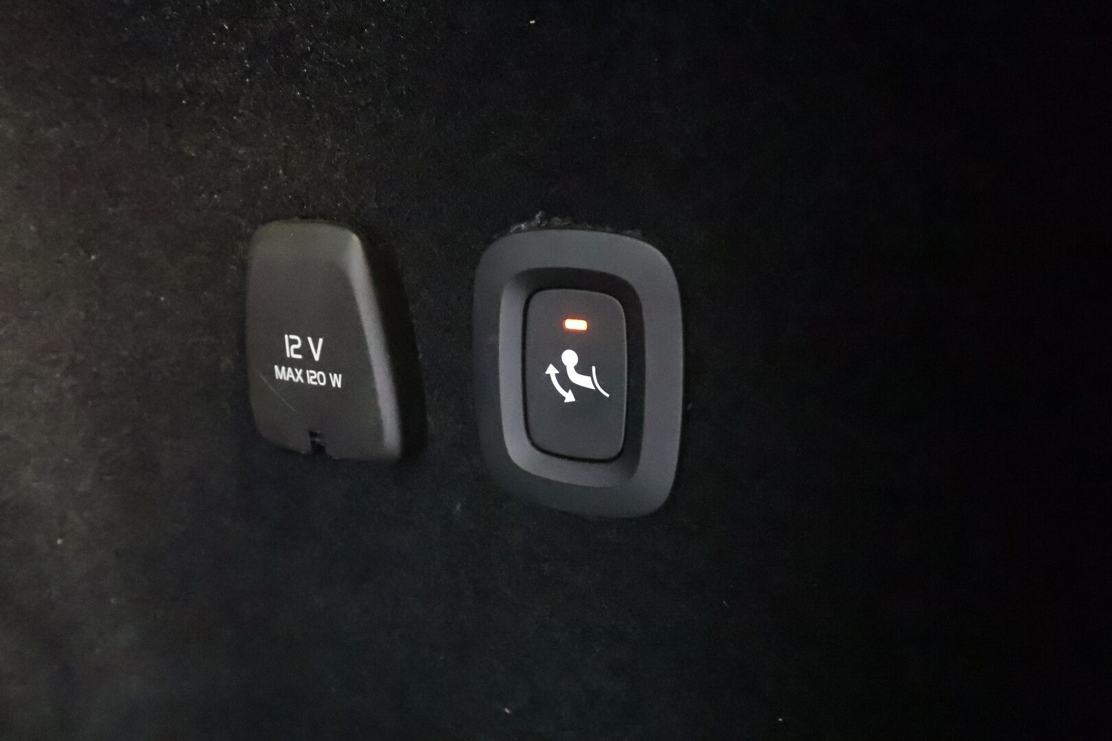 Volvo V60 2023 T6 AWD Long Range Core aut * ACC / P.kamera / LED / Navi / Koukku / Vaaleat nahat / Facelift * - 1.Om Suomi-auto / Kahdet renkaat aluvanteilla