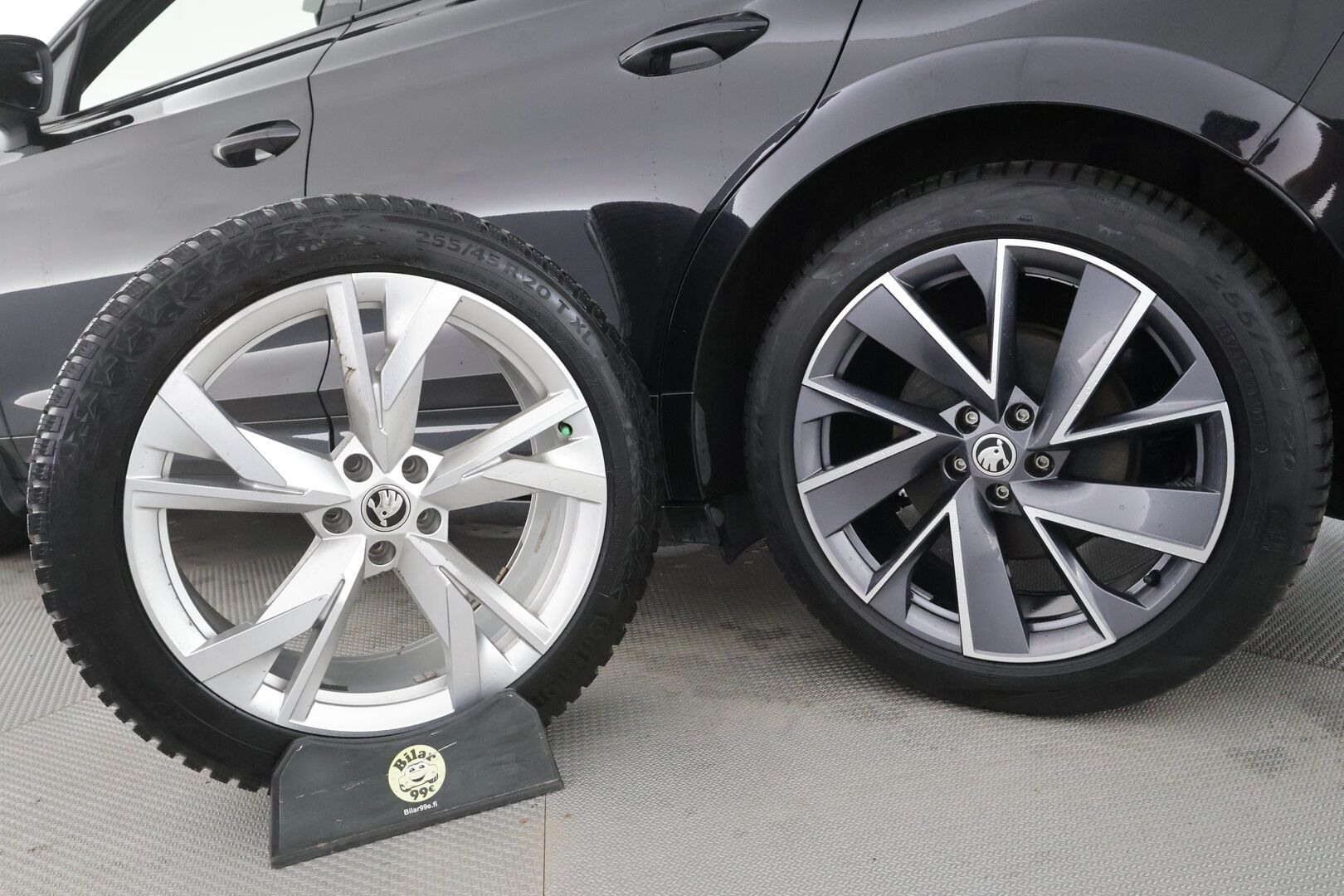 Skoda Enyaq 2023 80 SportLine iV - | ILP | Koukku | ACC | Matrix-LED | P.Kamera | Muistipenkki | Navi | Kaistavahti | Keyless | Merkkihuollot | Kahdet renkaat | Suomi-auto |