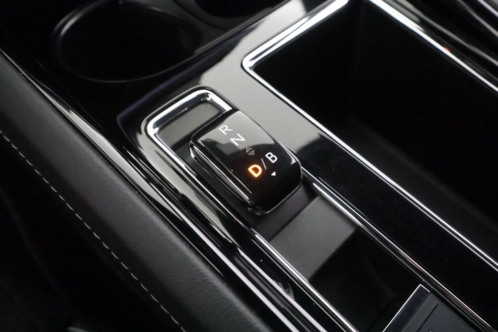 Skoda Enyaq 2023 80 SportLine iV - | ILP | Koukku | ACC | Matrix-LED | P.Kamera | Muistipenkki | Navi | Kaistavahti | Keyless | Merkkihuollot | Kahdet renkaat | Suomi-auto |