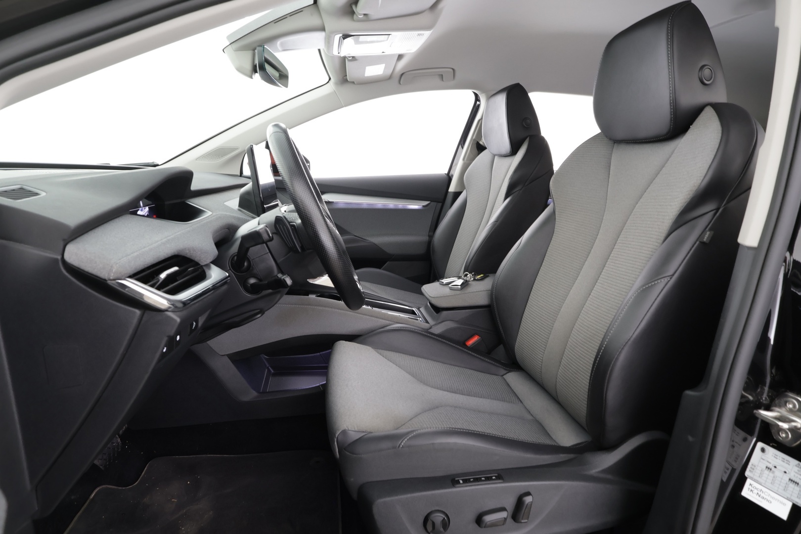 Skoda Enyaq 2023 60 iV * ACC / LED / Koukku / ILP / P.Kamera / Muistipenkki / Apple&Android / Keyless * - Merkkihuollot / Akku kuntotarkastettu / Kahdet renkaat aluvanteilla / Suomi-auto