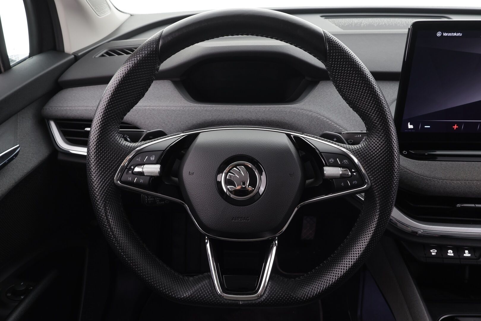 Skoda Enyaq 2023 60 iV * ACC / LED / Koukku / ILP / P.Kamera / Muistipenkki / Apple&Android / Keyless * - Merkkihuollot / Akku kuntotarkastettu / Kahdet renkaat aluvanteilla / Suomi-auto - HULLUT AVAJAISHULINAT KORKOTARJOUS 3,29 %