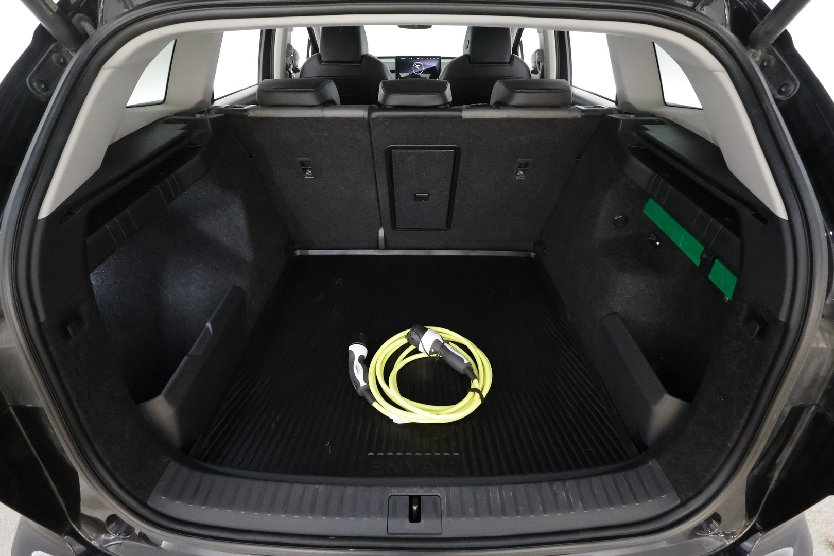 Skoda Enyaq 2023 60 iV * ACC / LED / Koukku / ILP / P.Kamera / Muistipenkki / Apple&Android / Keyless * - Merkkihuollot / Akku kuntotarkastettu / Kahdet renkaat aluvanteilla / Suomi-auto