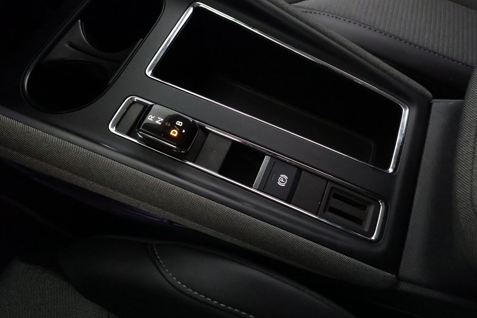 Skoda Enyaq 2023 60 iV * ACC / LED / Koukku / ILP / P.Kamera / Muistipenkki / Apple&Android / Keyless * - Merkkihuollot / Akku kuntotarkastettu / Kahdet renkaat aluvanteilla / Suomi-auto