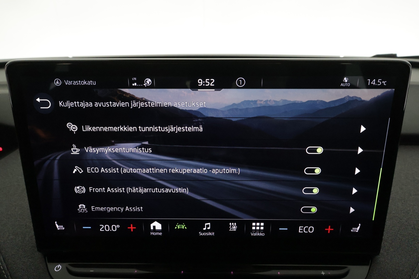 Skoda Enyaq 2023 60 iV * ACC / LED / Koukku / ILP / P.Kamera / Muistipenkki / Apple&Android / Keyless * - Merkkihuollot / Akku kuntotarkastettu / Kahdet renkaat aluvanteilla / Suomi-auto