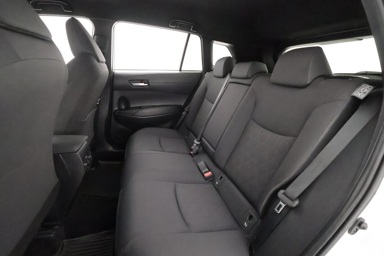 Toyota Corolla Cross 2023 2.0 Hybrid AWD-i Launch Edition - | Koukku | ACC | LED | P.Kamera | Katveavustin | Kaistavahti | Navi | Apple&Android | Keyless | Digimittaristo | 1-om Suomi-auto | 