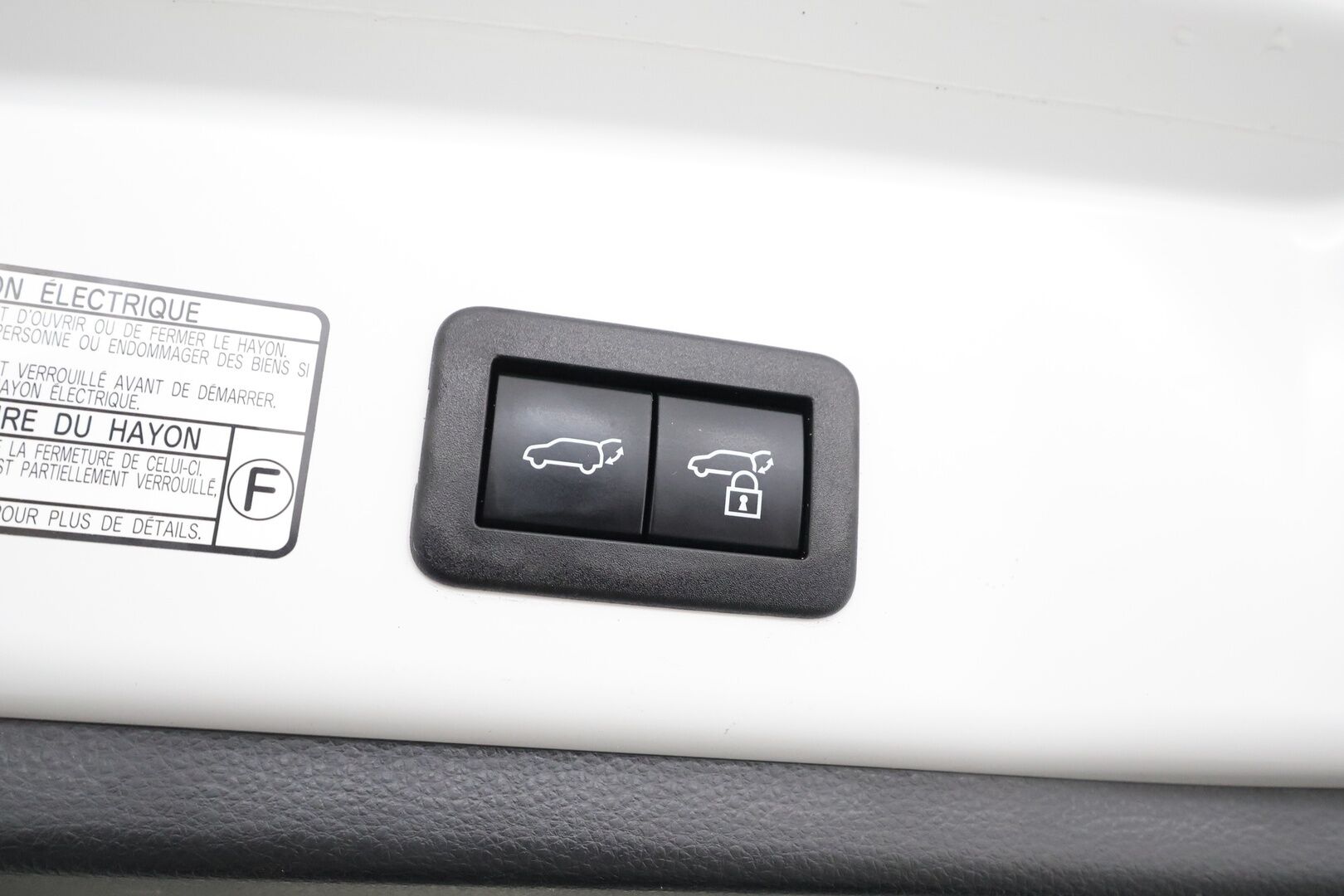 Toyota Corolla Cross 2023 2.0 Hybrid AWD-i Launch Edition - | Koukku | ACC | LED | P.Kamera | Katveavustin | Kaistavahti | Navi | Apple&Android | Keyless | Digimittaristo | 1-om Suomi-auto | 