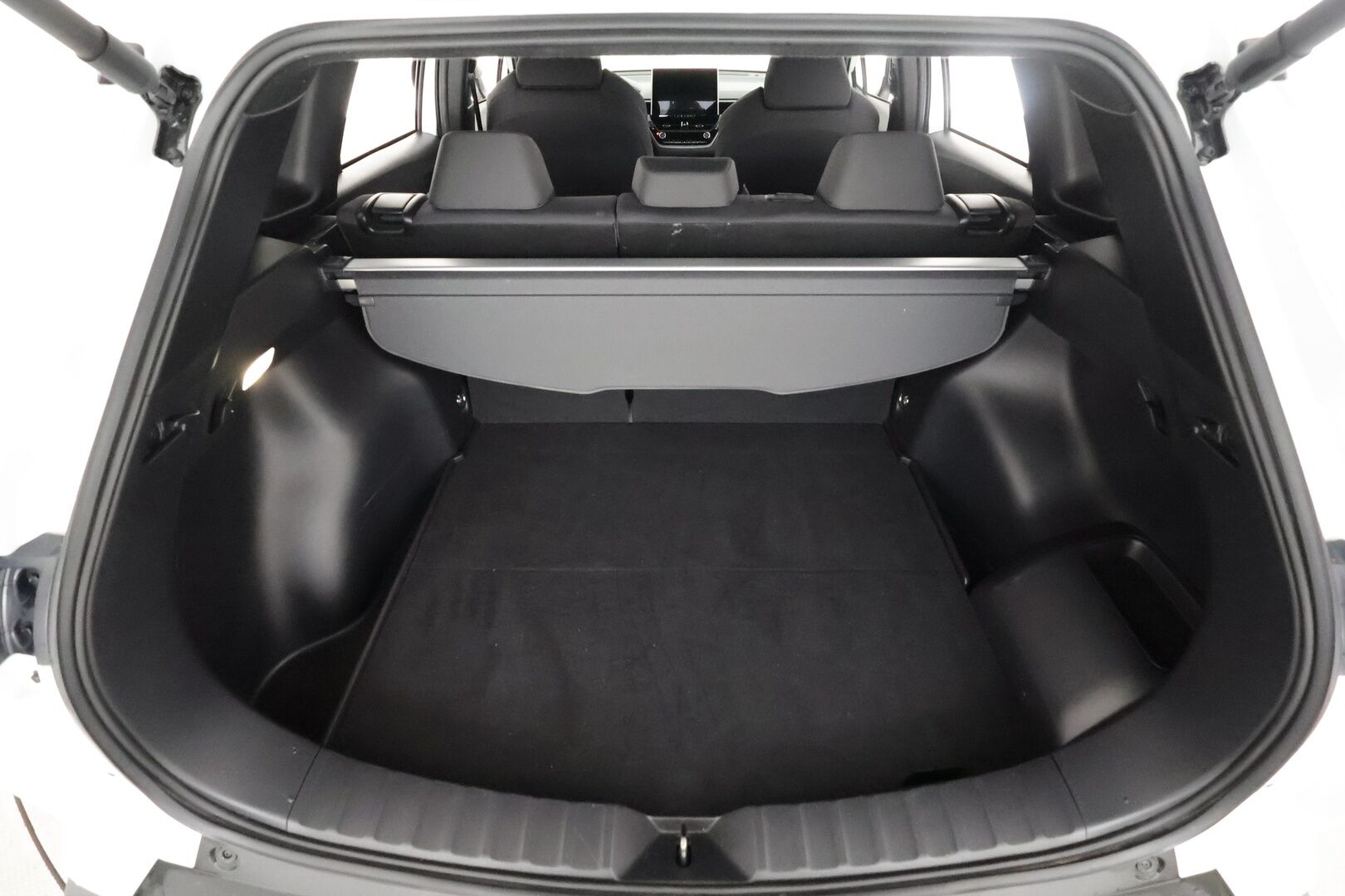 Toyota Corolla Cross 2023 2.0 Hybrid AWD-i Launch Edition - | Koukku | ACC | LED | P.Kamera | Katveavustin | Kaistavahti | Navi | Apple&Android | Keyless | Digimittaristo | 1-om Suomi-auto | 