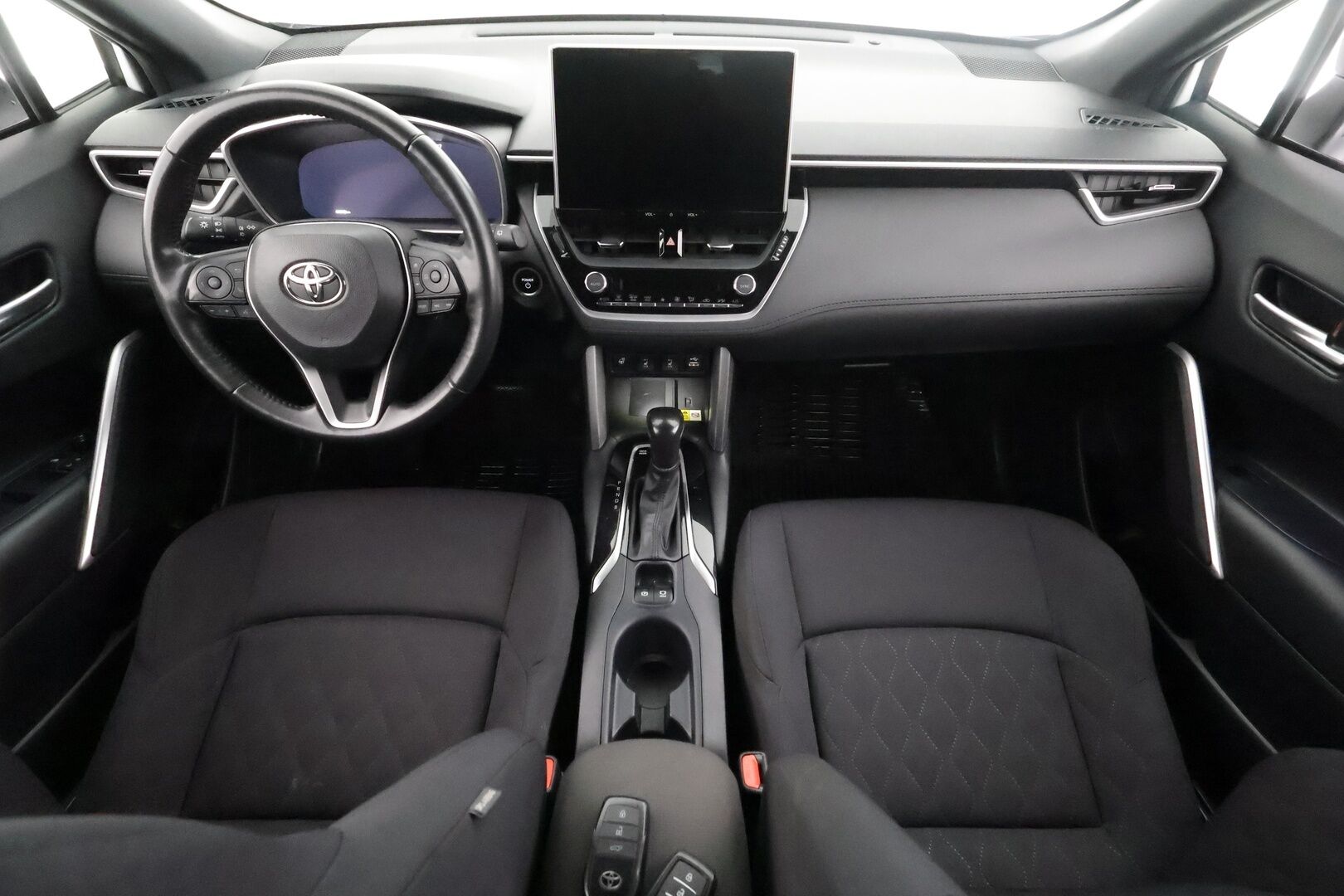Toyota Corolla Cross 2023 2.0 Hybrid AWD-i Launch Edition - | Koukku | ACC | LED | P.Kamera | Katveavustin | Kaistavahti | Navi | Apple&Android | Keyless | Digimittaristo | 1-om Suomi-auto | 
