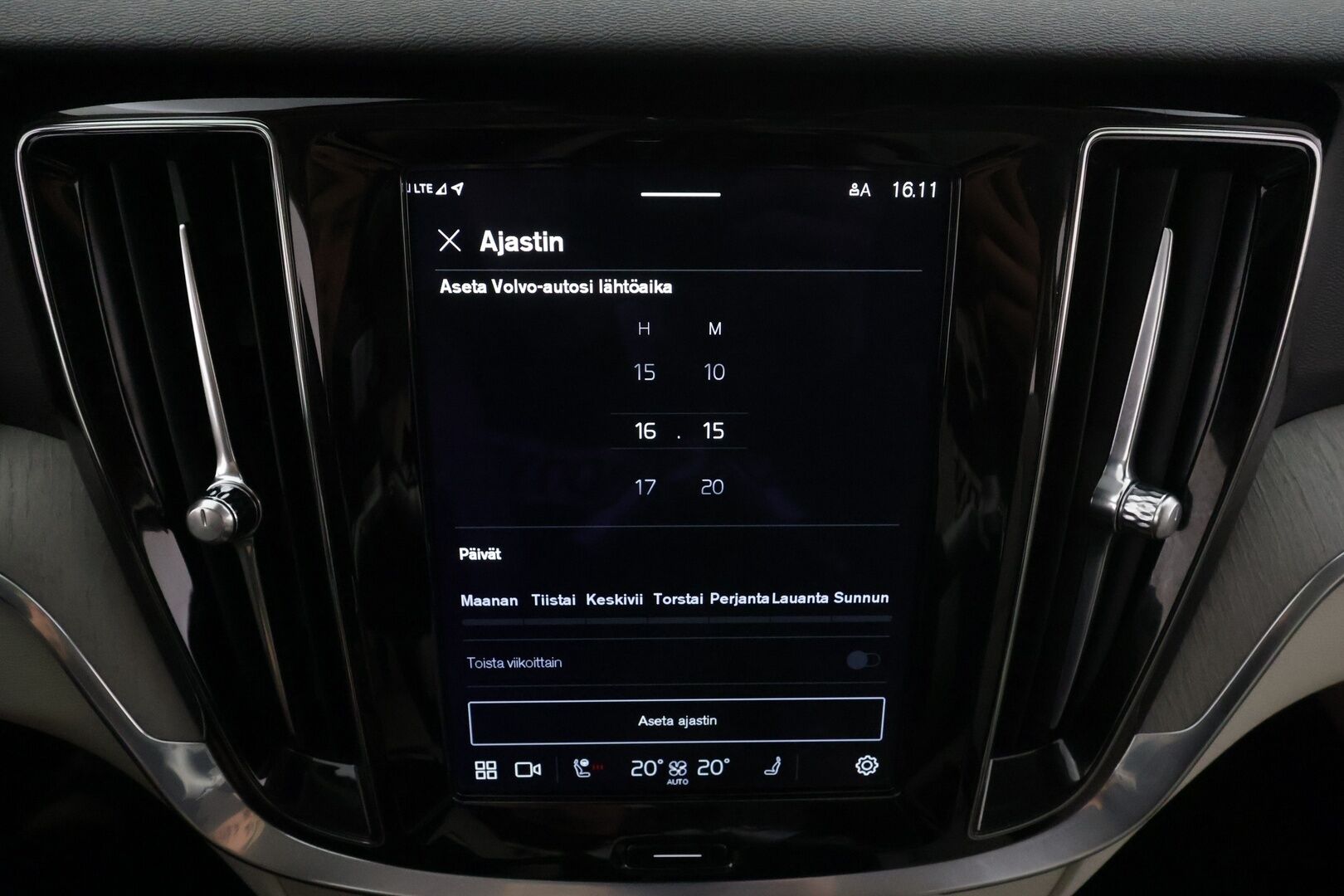 Volvo V60 2023 T8 AWD Long Range High Performance Plus Bright aut * ACC / P.kamera / Full LED / B&W / Muistipenkit / Koukku * - 1.Om Suomi-auto / Akku kuntotarkastettu! / Kahdet renkaat aluvanteilla / Merkkihuollettu / Huippuvarusteet