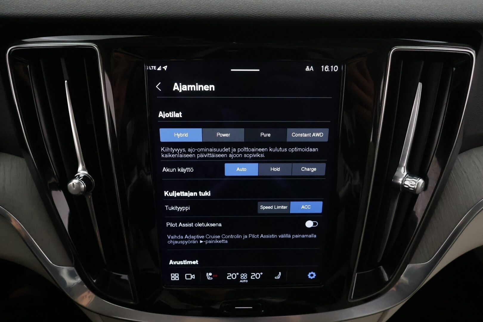 Volvo V60 2023 T8 AWD Long Range High Performance Plus Bright aut * ACC / P.kamera / Full LED / B&W / Muistipenkit / Koukku * - 1.Om Suomi-auto / Akku kuntotarkastettu! / Kahdet renkaat aluvanteilla / Merkkihuollettu / Huippuvarusteet