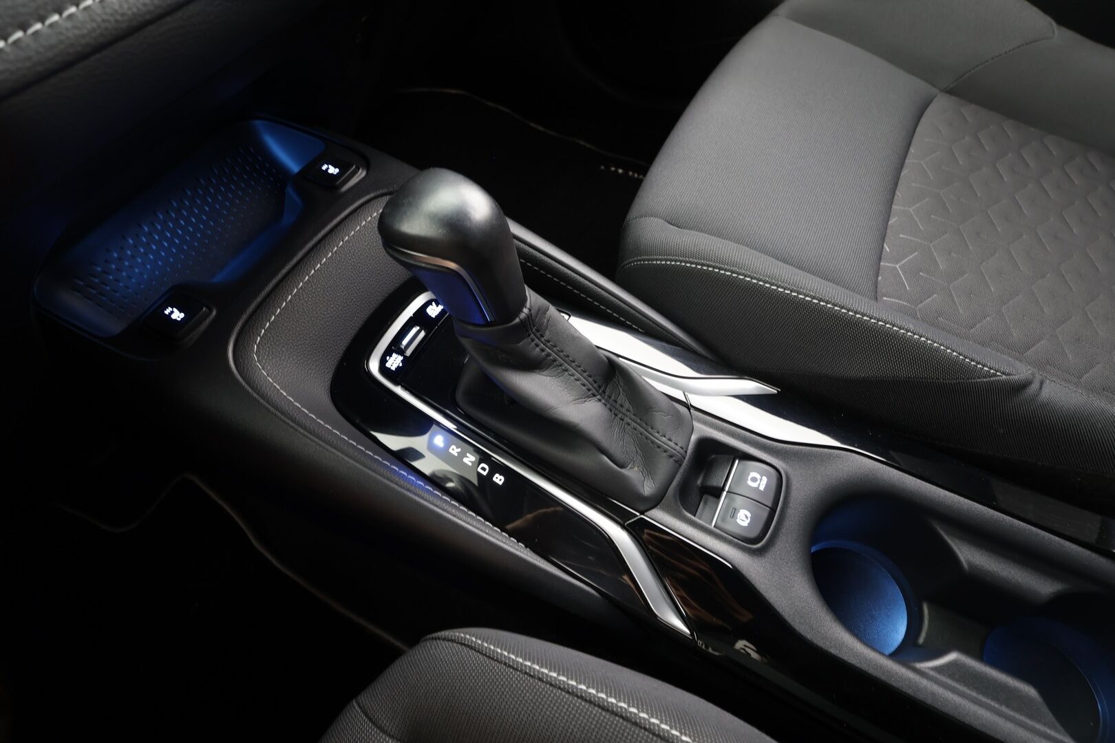 Toyota Corolla 2020 Touring Sports 1,8 Hybrid Style - | ACC | LED | P.Kamera | Kaistavahti | Apple&Android | Ratinlämmitys | Merkkihuollot | Kahdet renkaat | 