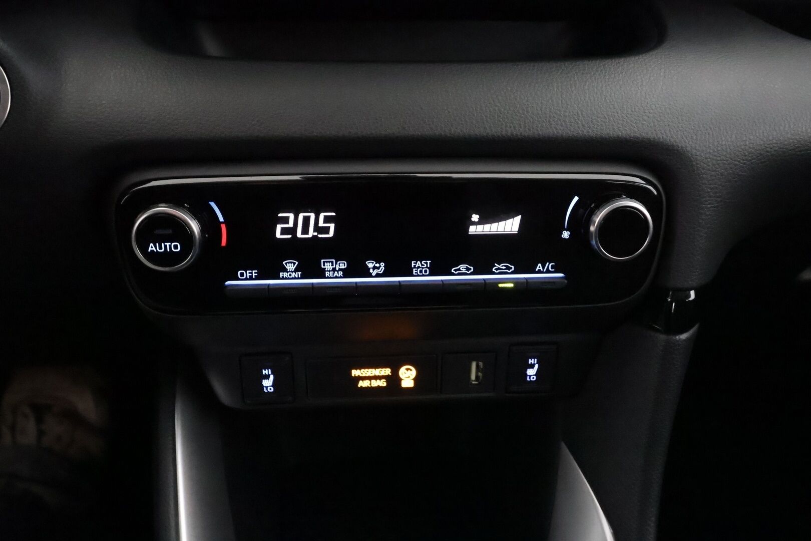 Toyota Yaris 2023 1,5 Hybrid Active - | ACC | P.Kamera | Kaistavahti | Navi | Keyless | Apple&Android | Suomi-auto | Kahdet renkaat | - KORKO VAIN 3,99 %