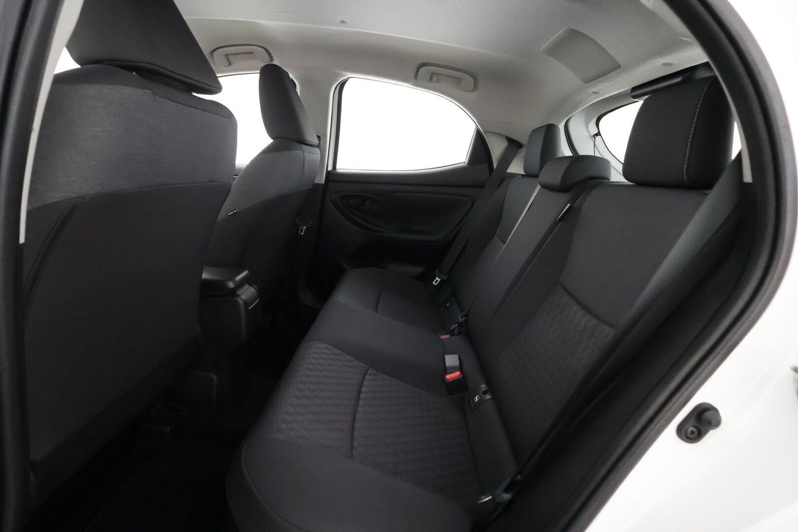 Toyota Yaris 2023 1,5 Hybrid Active - | ACC | P.Kamera | Kaistavahti | Navi | Keyless | Apple&Android | Suomi-auto | Kahdet renkaat | - KORKO VAIN 3,99 %