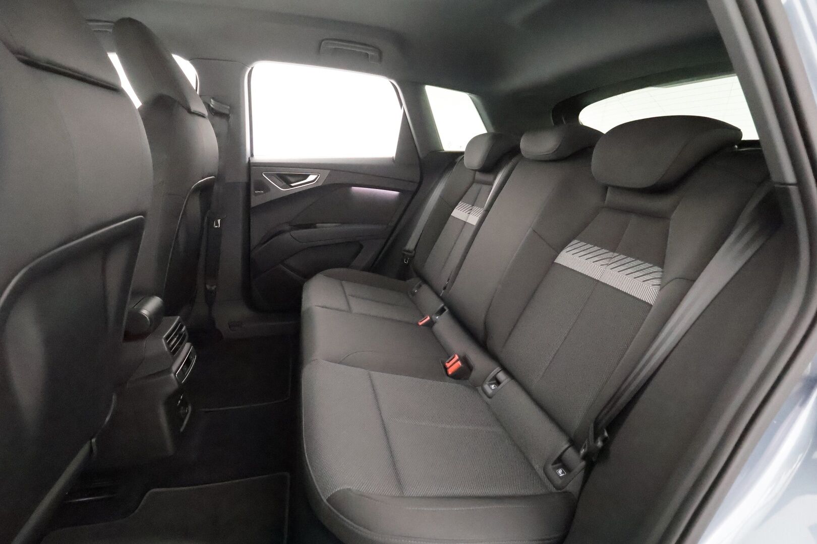 Audi Q4 e-tron 2023 45 e-tron quattro - | ACC | ILP | SONOS | Sporttipenkit | Ambient Light | P.kamera | Sähk. takaluukku | Navi | Digimittaristo | BSM | Kaistavahti | 1-om suomiauto | ALV | 