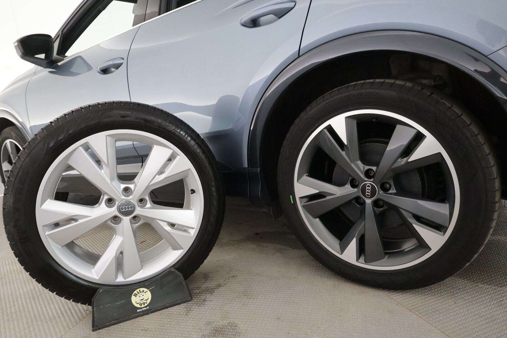 Audi Q4 e-tron 2023 45 e-tron quattro - | ACC | ILP | SONOS | Sporttipenkit | Ambient Light | P.kamera | Sähk. takaluukku | Navi | Digimittaristo | BSM | Kaistavahti | 1-om suomiauto | ALV | 