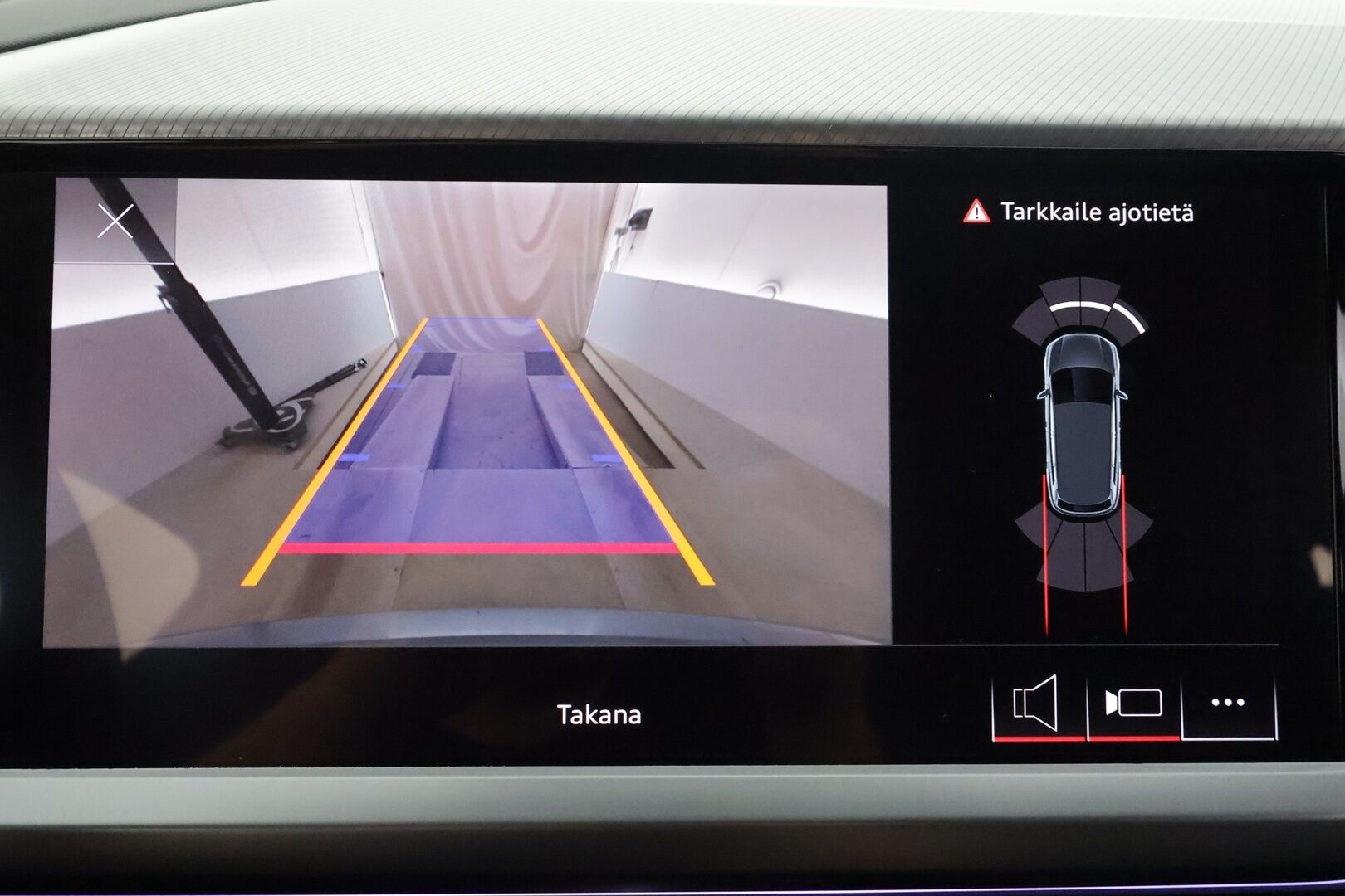 Audi Q4 e-tron 2023 45 e-tron quattro - | ACC | ILP | SONOS | Sporttipenkit | Ambient Light | P.kamera | Sähk. takaluukku | Navi | Digimittaristo | BSM | Kaistavahti | 1-om suomiauto | ALV | 