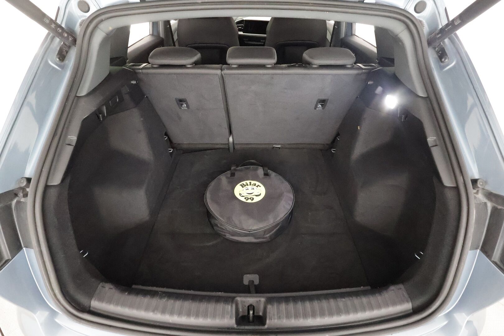 Audi Q4 e-tron 2023 45 e-tron quattro - | ACC | ILP | SONOS | Sporttipenkit | Ambient Light | P.kamera | Sähk. takaluukku | Navi | Digimittaristo | BSM | Kaistavahti | 1-om suomiauto | ALV | 