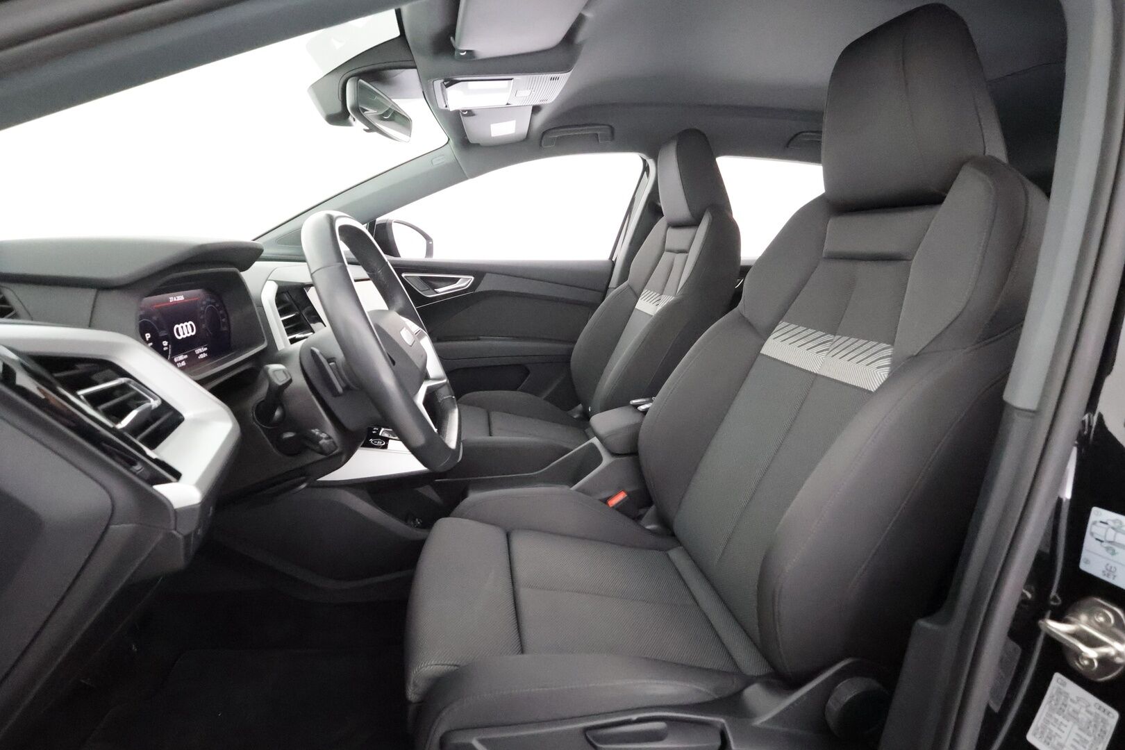 Audi Q4 e-tron 2023 40 e-tron * ACC / ILP / Kaistavahti / P.Kamera / Navi / LED / Sporttipenkit / Sähköluukku / Digimittaristo * - 1.Om Suomi-auto / Akku kuntotarkastettu / Kahdet renkaat aluvanteilla / Merkkihuollettu - HULLUT AVAJAISHULINAT KORKOTARJOUS 3,29 %