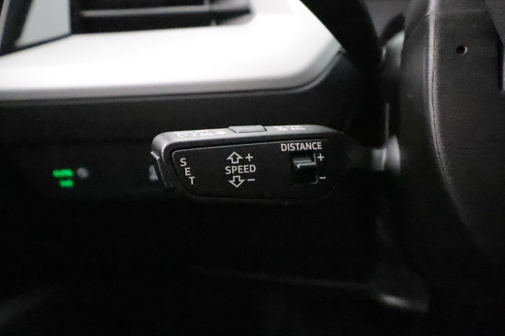 Audi Q4 e-tron 2023 40 e-tron * ACC / ILP / Kaistavahti / P.Kamera / Navi / LED / Sporttipenkit / Sähköluukku / Digimittaristo * - 1.Om Suomi-auto / Akku kuntotarkastettu / Kahdet renkaat aluvanteilla / Merkkihuollettu - HULLUT AVAJAISHULINAT KORKOTARJOUS 3,29 %