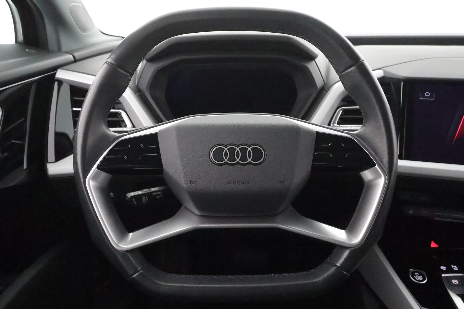 Audi Q4 e-tron 2023 40 e-tron * ACC / ILP / Kaistavahti / P.Kamera / Navi / LED / Sporttipenkit / Sähköluukku / Digimittaristo * - 1.Om Suomi-auto / Akku kuntotarkastettu / Kahdet renkaat aluvanteilla / Merkkihuollettu - HULLUT AVAJAISHULINAT KORKOTARJOUS 3,29 %