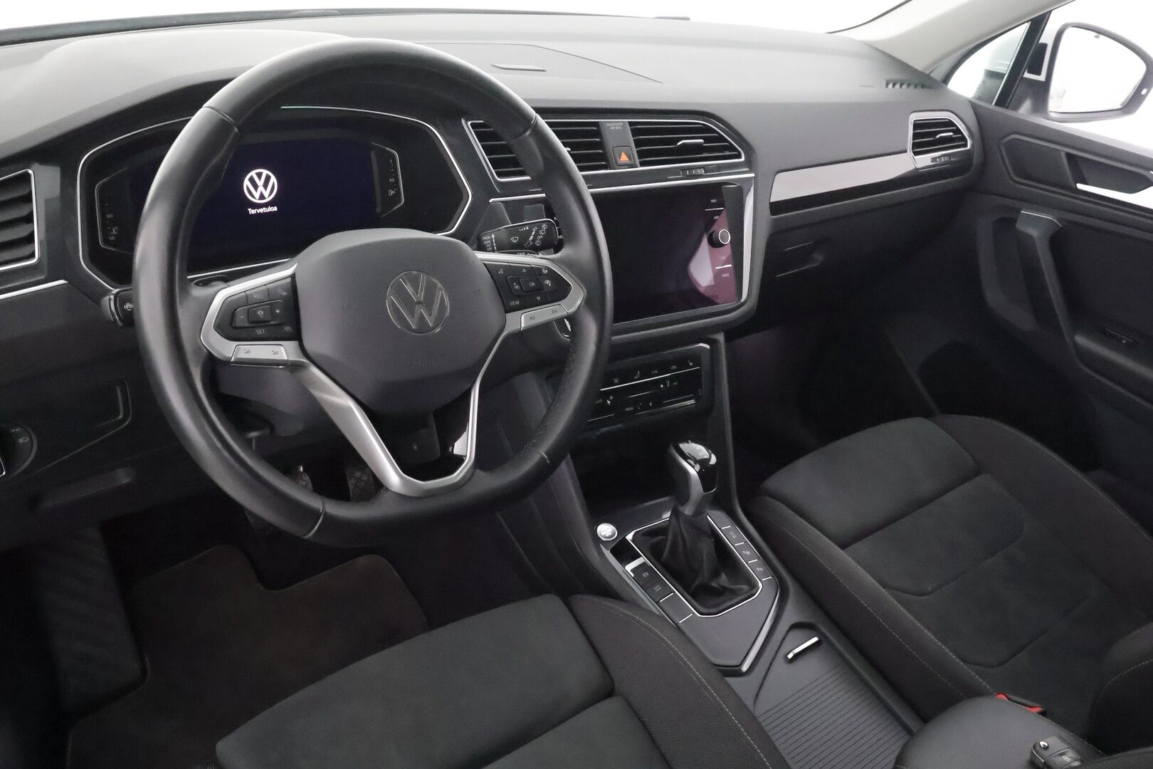 Volkswagen Tiguan 2023 Style Business 1,5 TSI 110 kW DSG-automaatti - | ACC | Webasto | Koukku | IQ.Light | Digimittaristo | Travel Assist | Side Assist | P.kamera | Keyless | Navi | Lämm. ratti | Merkkihuollot | 2x renkaat aluin |