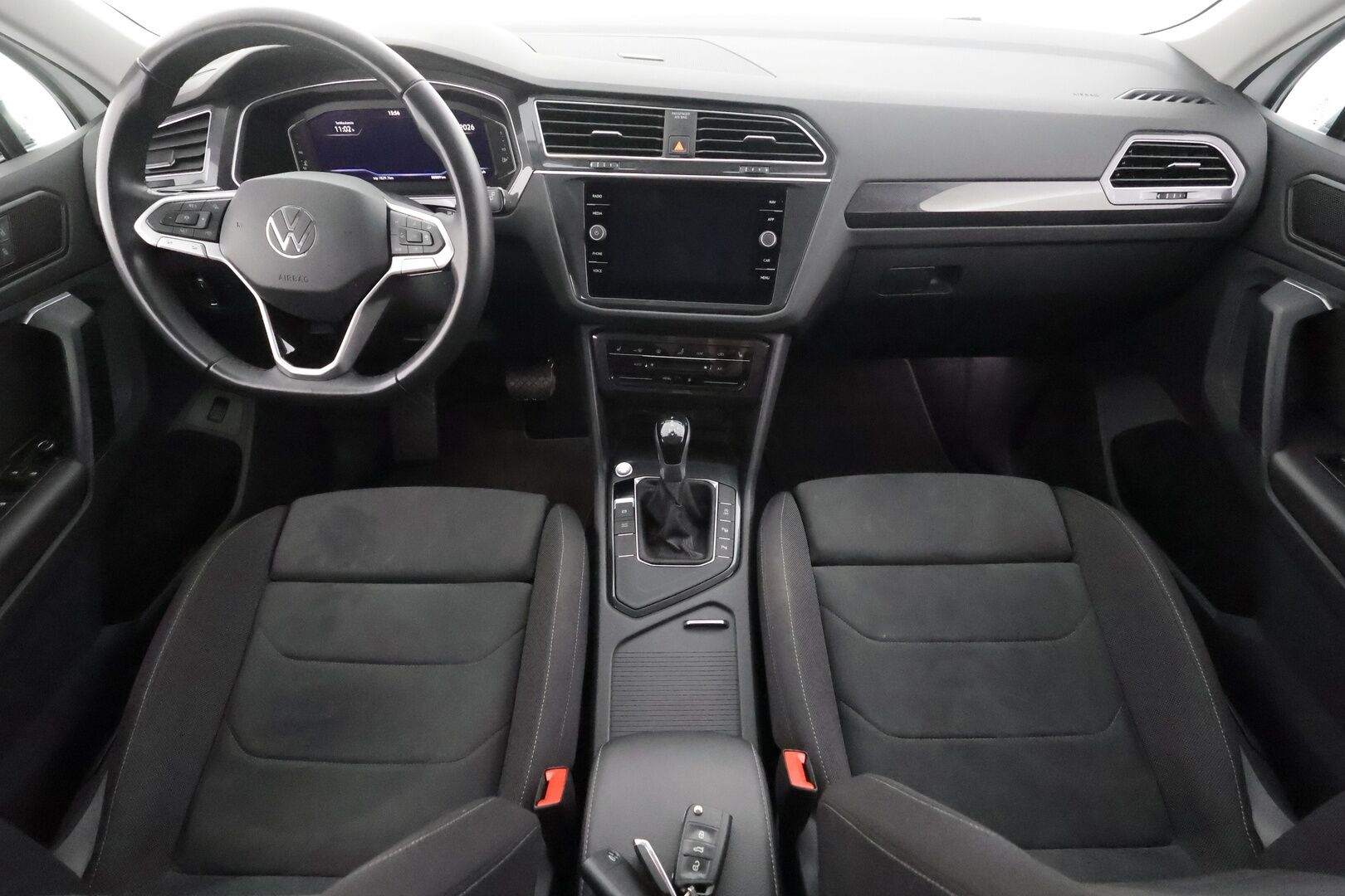 Volkswagen Tiguan 2023 Style Business 1,5 TSI 110 kW DSG-automaatti - | ACC | Webasto | Koukku | IQ.Light | Digimittaristo | Travel Assist | Side Assist | P.kamera | Keyless | Navi | Lämm. ratti | Merkkihuollot | 2x renkaat aluin |