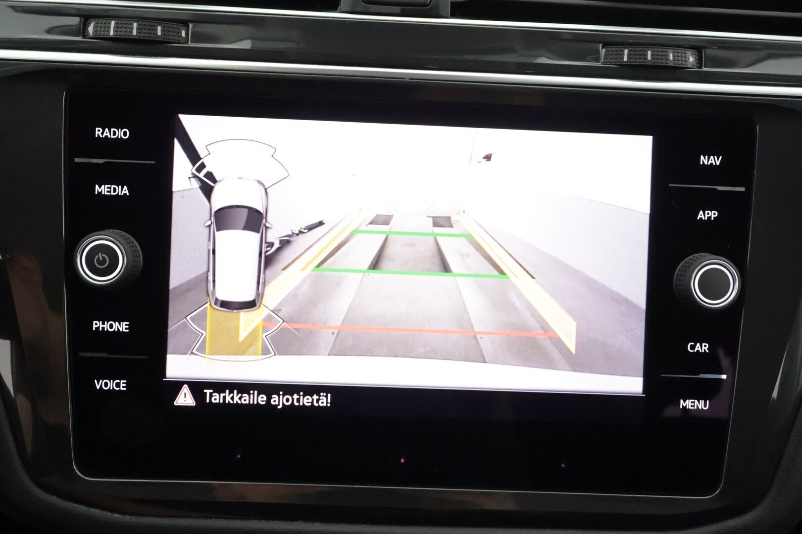 Volkswagen Tiguan 2023 Style Business 1,5 TSI 110 kW DSG-automaatti - | ACC | Webasto | Koukku | IQ.Light | Digimittaristo | Travel Assist | Side Assist | P.kamera | Keyless | Navi | Lämm. ratti | Merkkihuollot | 2x renkaat aluin |