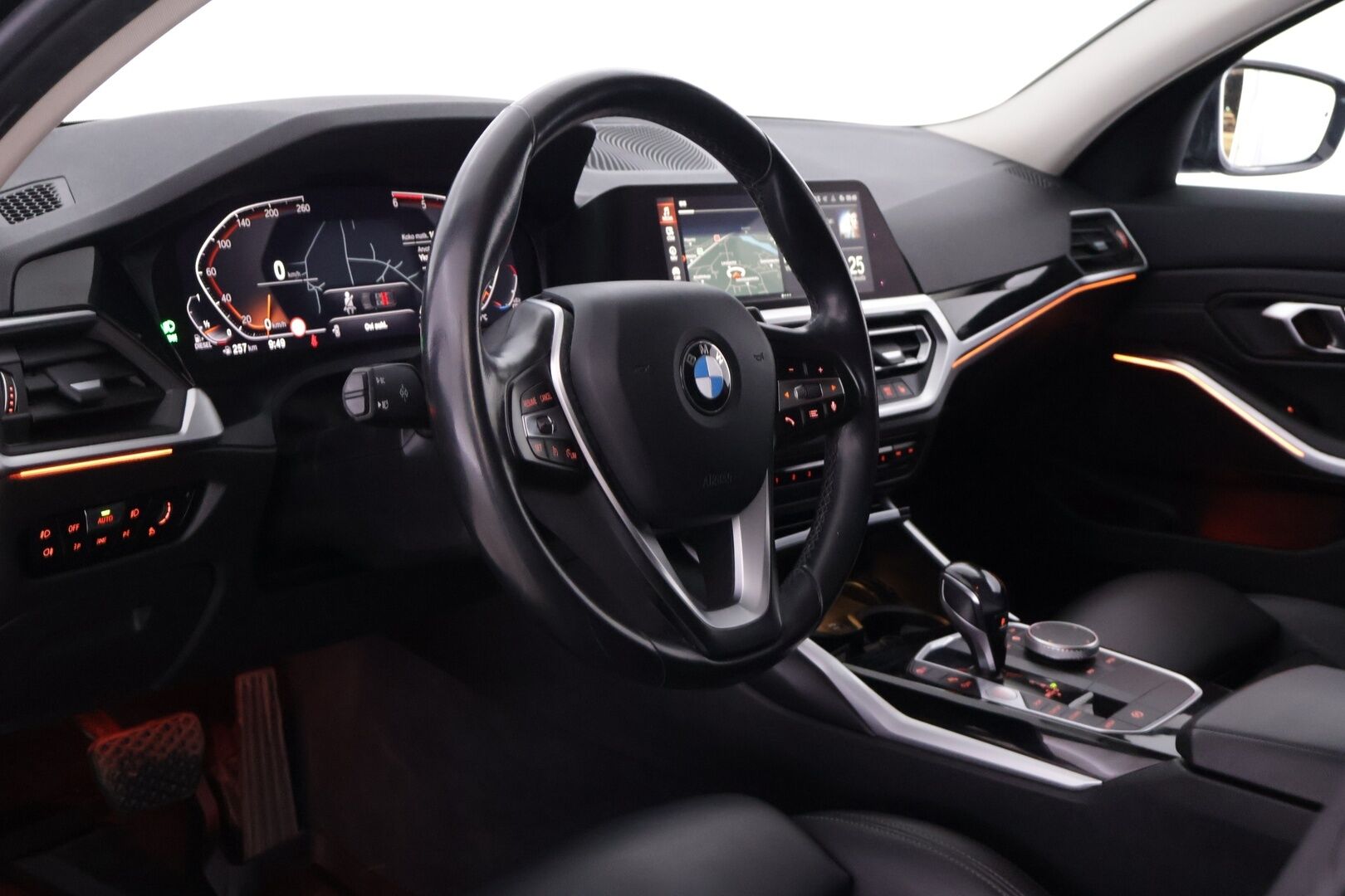 BMW 320 2020 G21 Touring A xDrive Business Sportline *Sporttipenkit / Koukku / Navi / Kaistavahti / S.Luukku / Vakionopeudensäädin* - *Kahdet asialliset renkaat / Fiksut huollot!!*