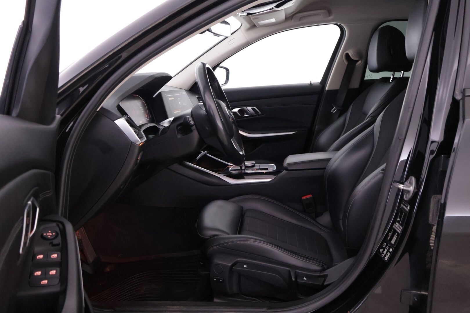 BMW 320 2020 G21 Touring A xDrive Business Sportline *Sporttipenkit / Koukku / Navi / Kaistavahti / S.Luukku / Vakionopeudensäädin* - *Kahdet asialliset renkaat / Fiksut huollot!!*